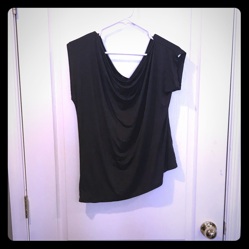 NWOT Tobi Off The Shoulder T-shirt
